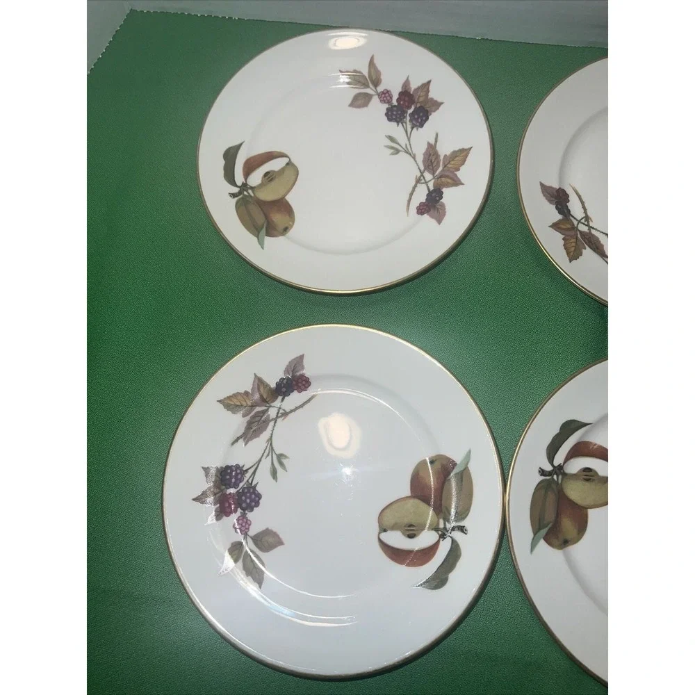 Vintage Royal Worcester EVESHAM GOLD 6.5